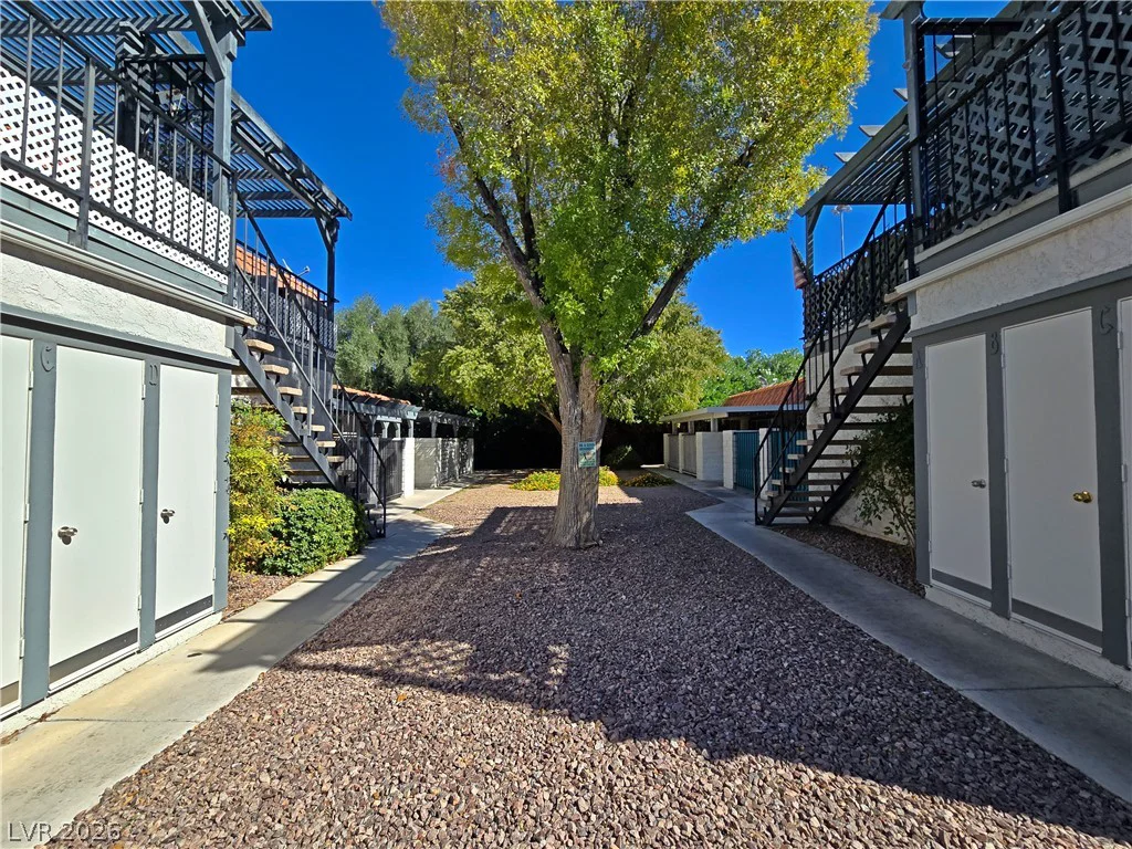 1025 Willow Tree, Las Vegas, NV 89128