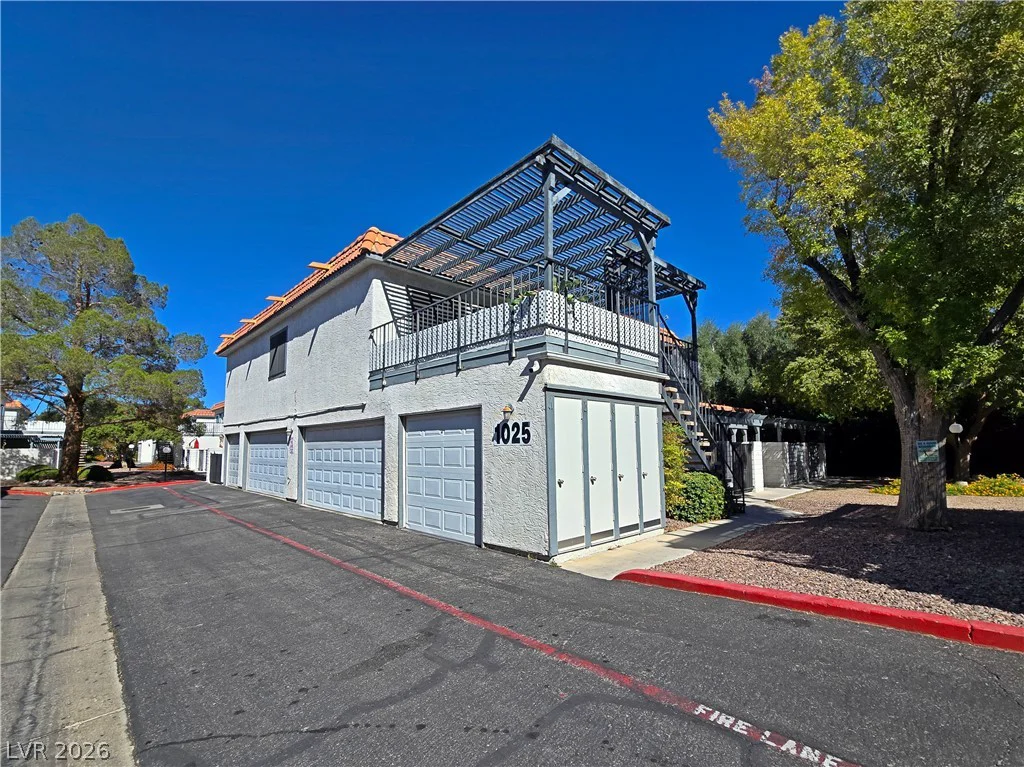 1025 Willow Tree, Las Vegas, NV 89128