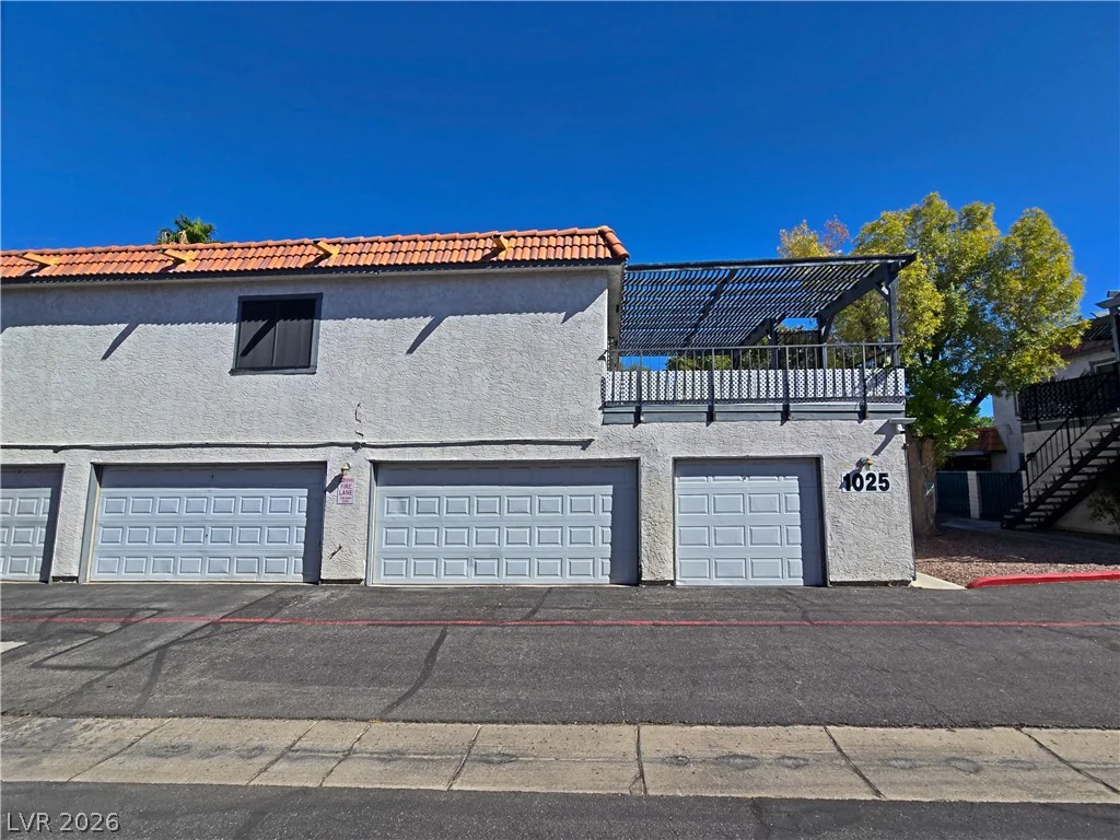 1025 Willow Tree, Las Vegas, NV 89128