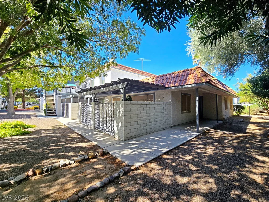 1025 Willow Tree, Las Vegas, NV 89128