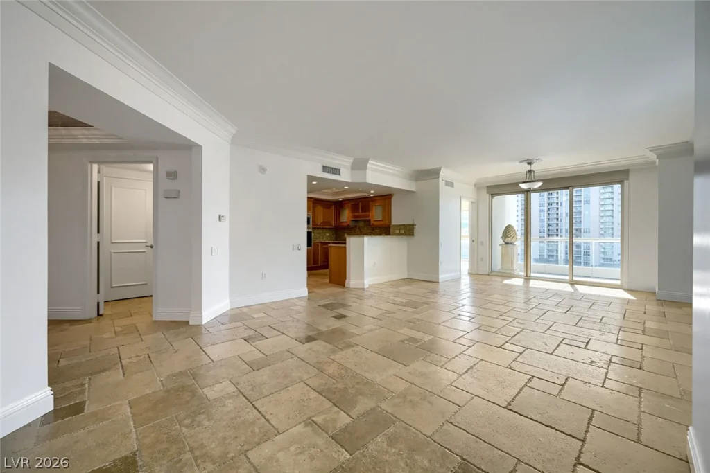 2777 Paradise, Las Vegas, NV 89109