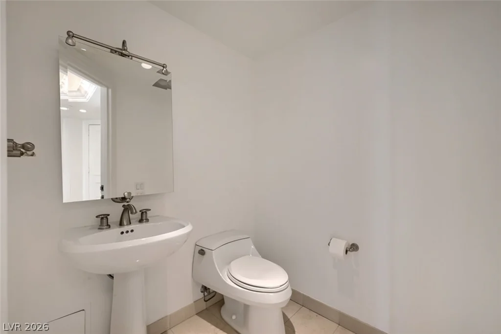 2777 Paradise, Las Vegas, NV 89109