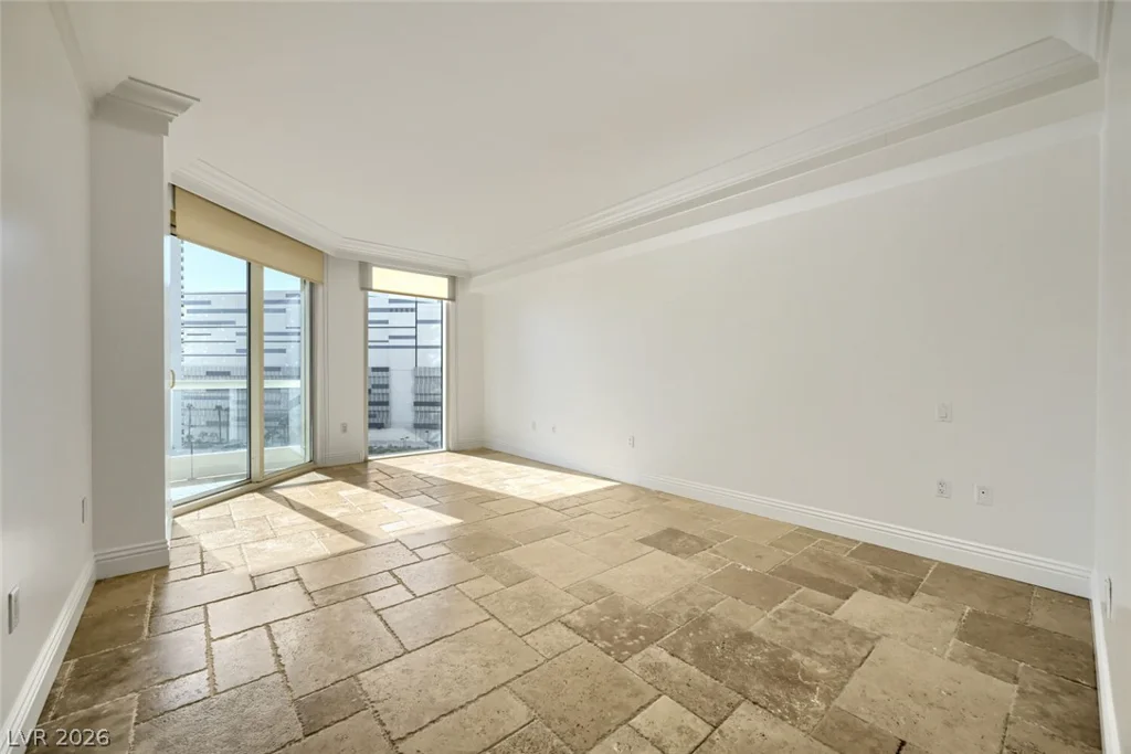 2777 Paradise, Las Vegas, NV 89109