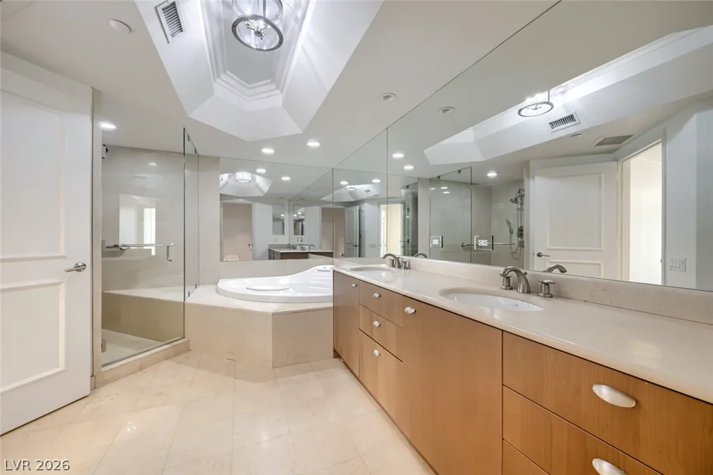 2777 Paradise, Las Vegas, NV 89109