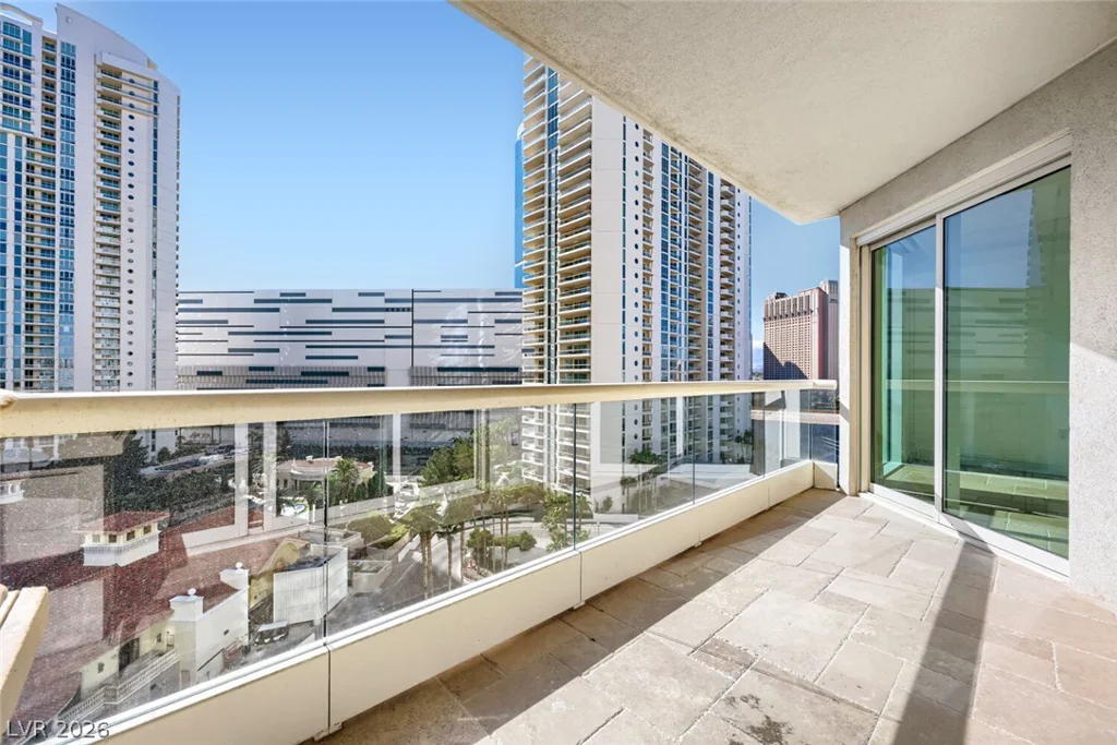2777 Paradise, Las Vegas, NV 89109
