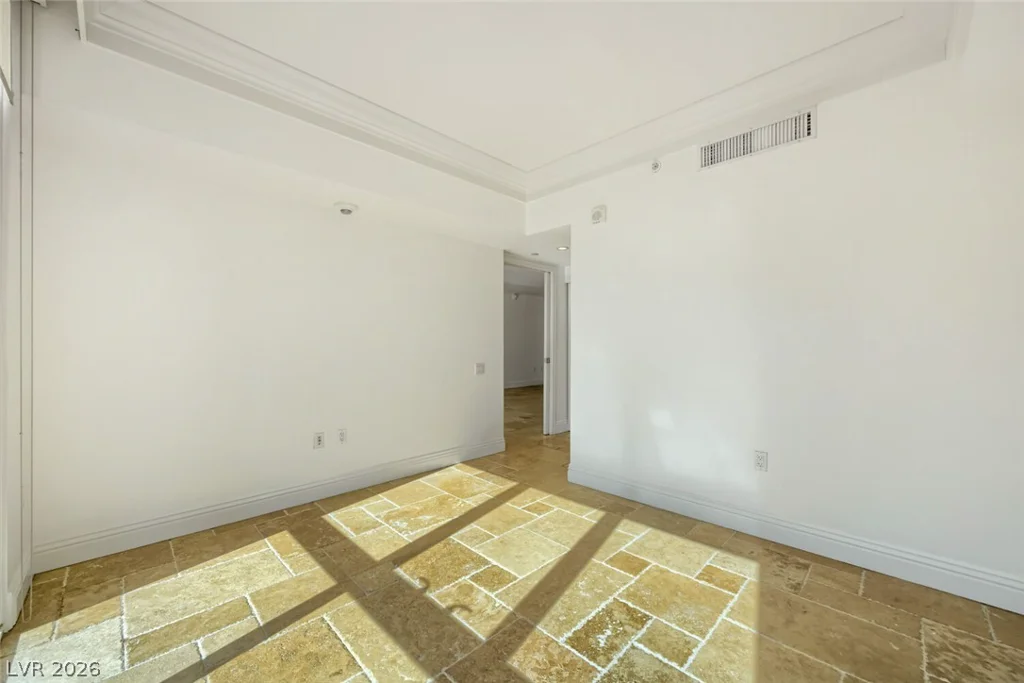 2777 Paradise, Las Vegas, NV 89109