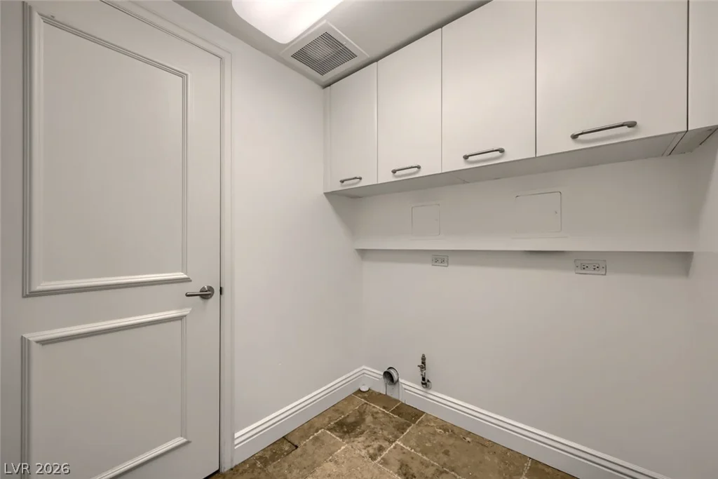 2777 Paradise, Las Vegas, NV 89109