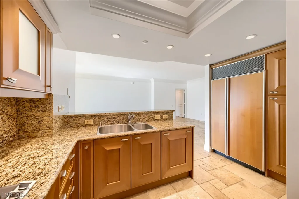 2777 Paradise, Las Vegas, NV 89109