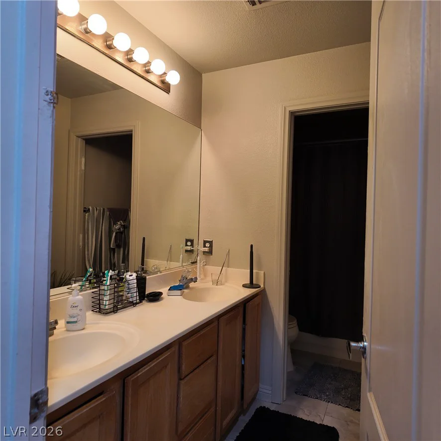 1405 Blazing Sand, Las Vegas, NV 89110