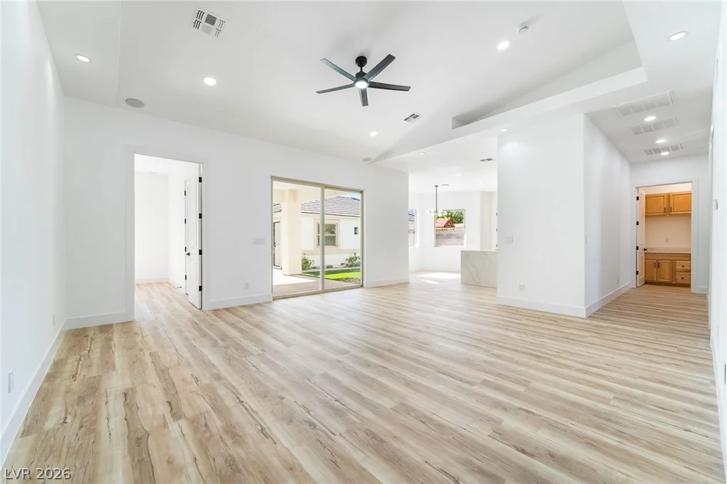 3869 Rawhide, Las Vegas, NV 89120