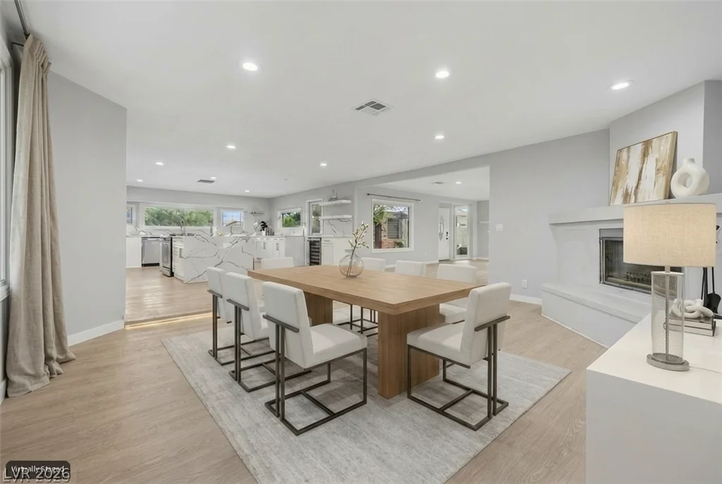 1572 Santa Anita, Las Vegas, NV 89119