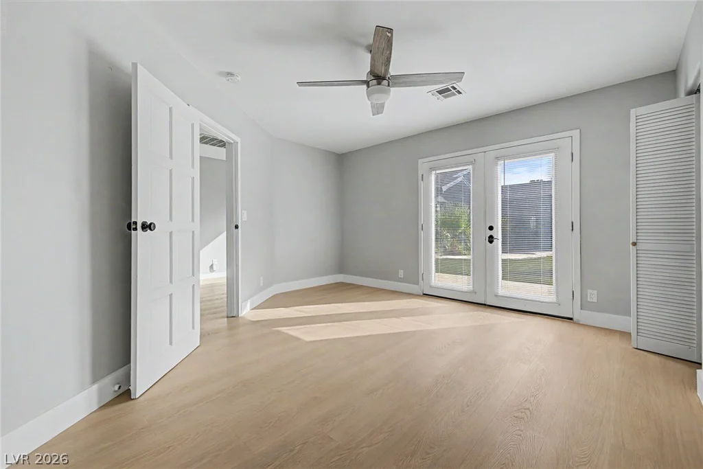 1572 Santa Anita, Las Vegas, NV 89119