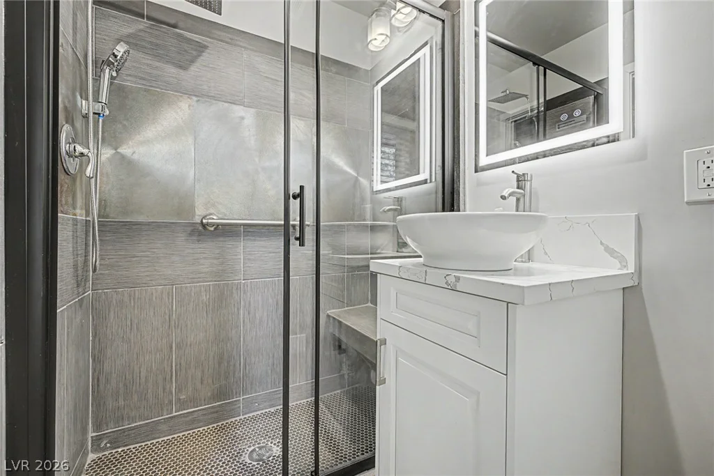 1572 Santa Anita, Las Vegas, NV 89119