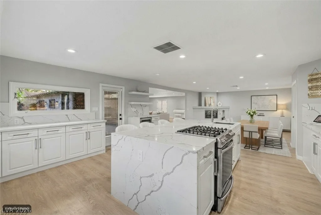 1572 Santa Anita, Las Vegas, NV 89119