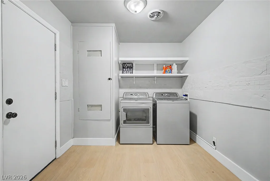 1572 Santa Anita, Las Vegas, NV 89119