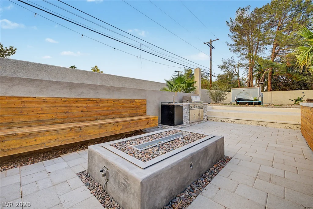 1572 Santa Anita, Las Vegas, NV 89119