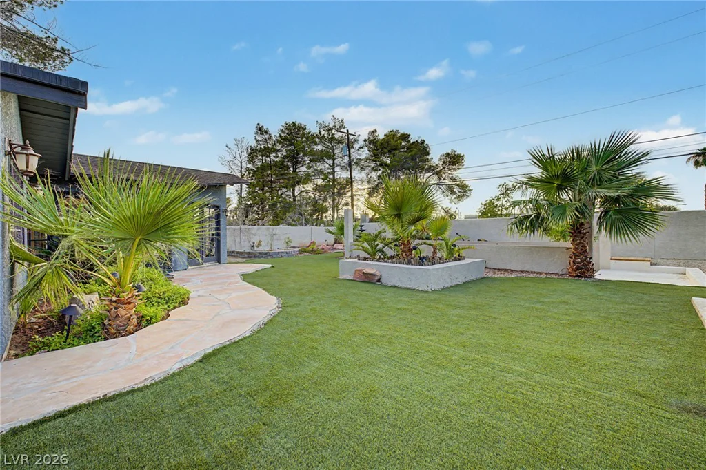 1572 Santa Anita, Las Vegas, NV 89119