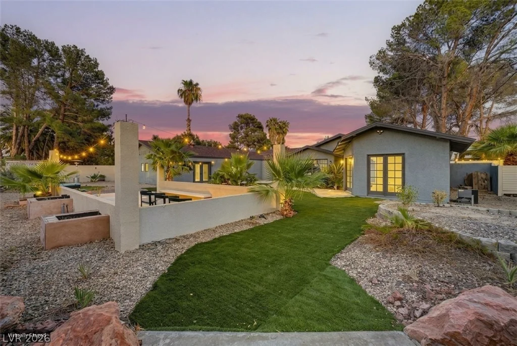 1572 Santa Anita, Las Vegas, NV 89119