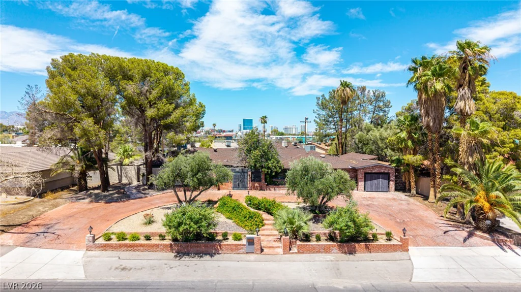 1572 Santa Anita, Las Vegas, NV 89119