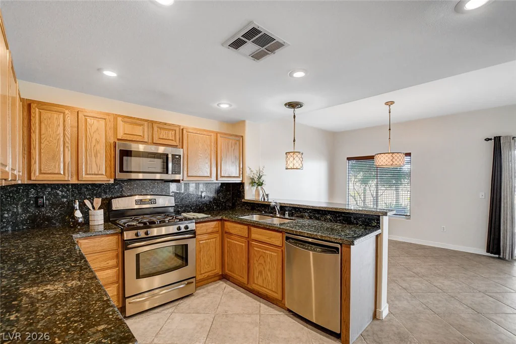 10730 Amber Ridge, Las Vegas, NV 89144