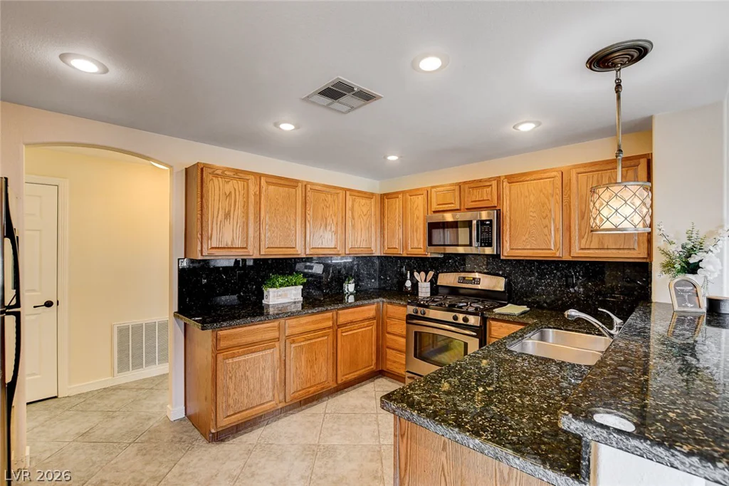10730 Amber Ridge, Las Vegas, NV 89144