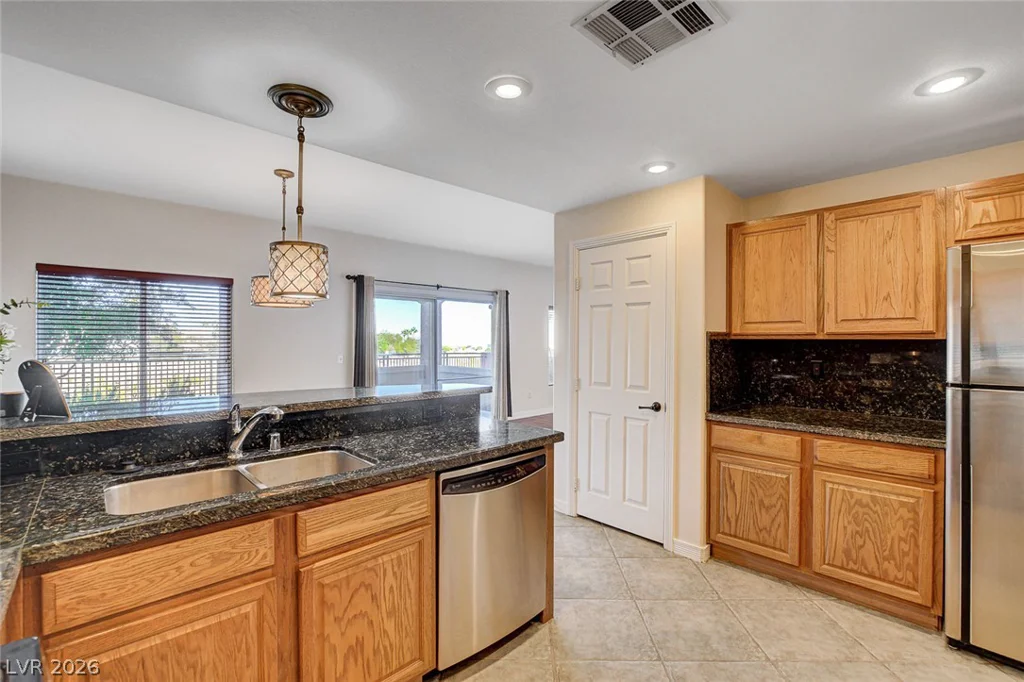10730 Amber Ridge, Las Vegas, NV 89144
