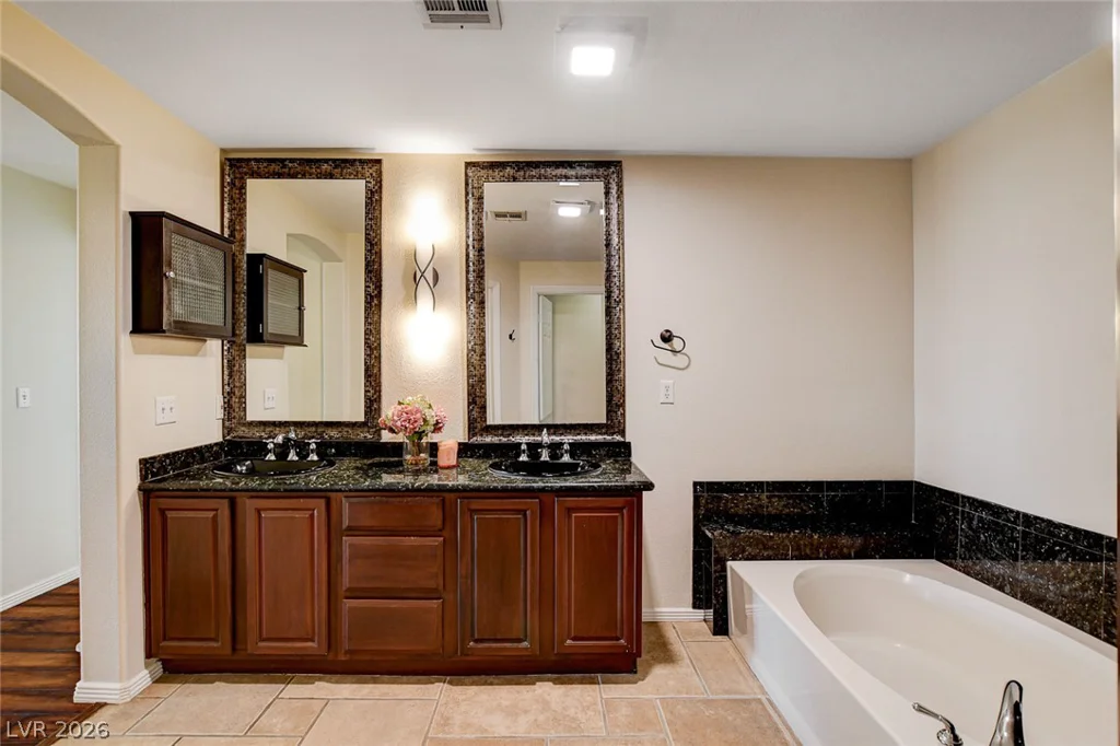 10730 Amber Ridge, Las Vegas, NV 89144