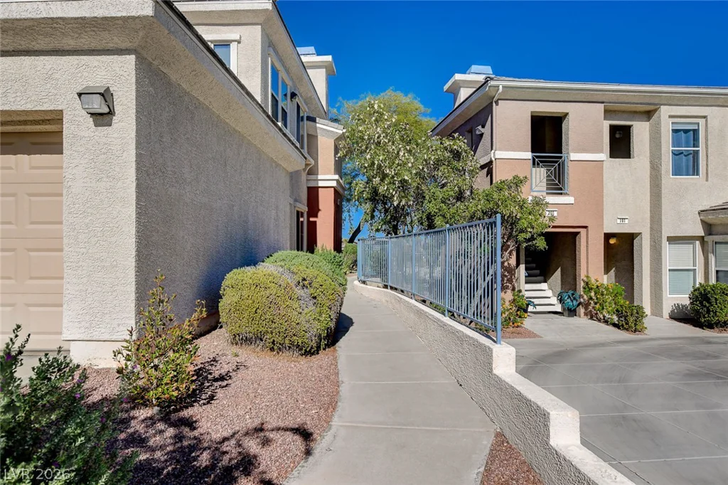 10730 Amber Ridge, Las Vegas, NV 89144