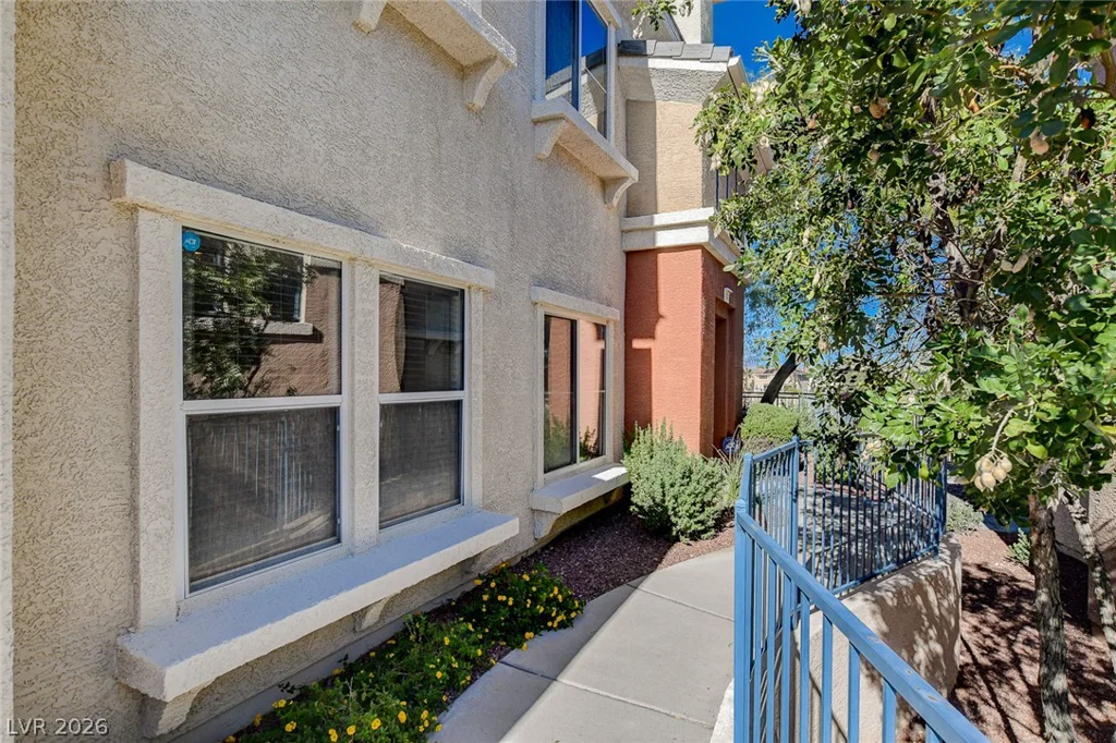 10730 Amber Ridge, Las Vegas, NV 89144